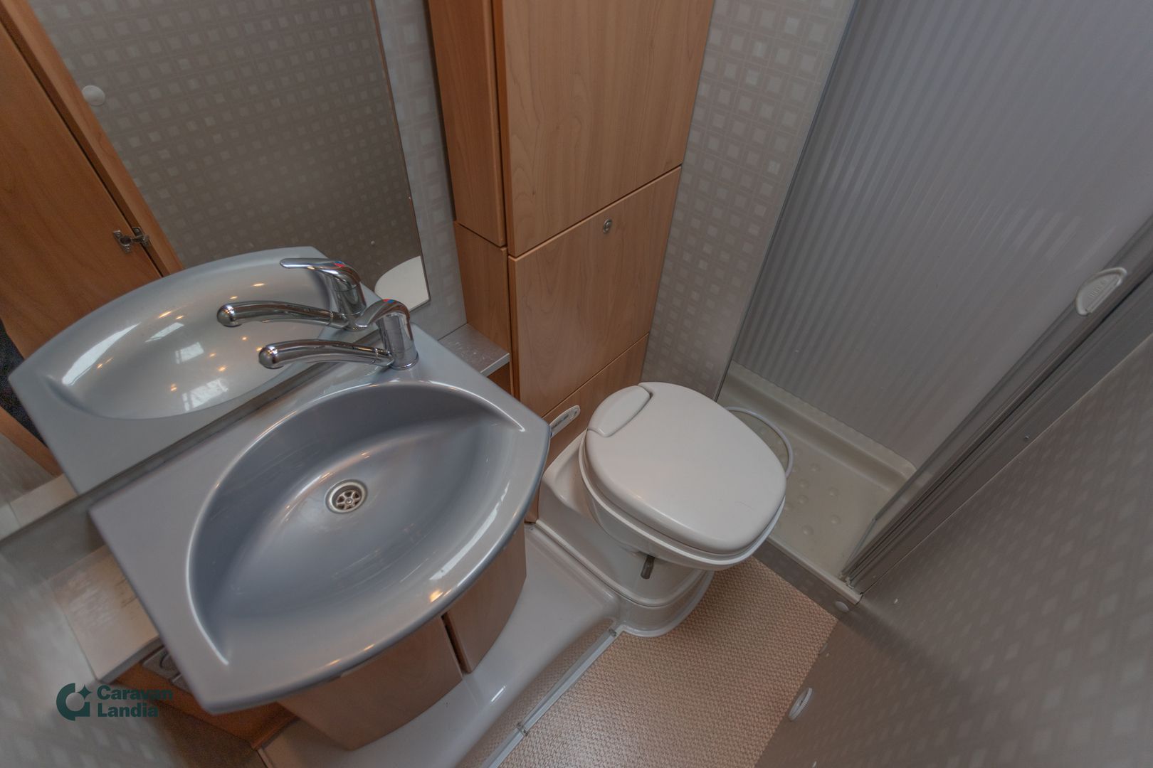 Burstner T 585 2.3 JTD 110hv ** TRUMA, PITKITTÄINEN PARIVUODE, ASUNTO-OSAN ILMASTOINTI **, kuva 13