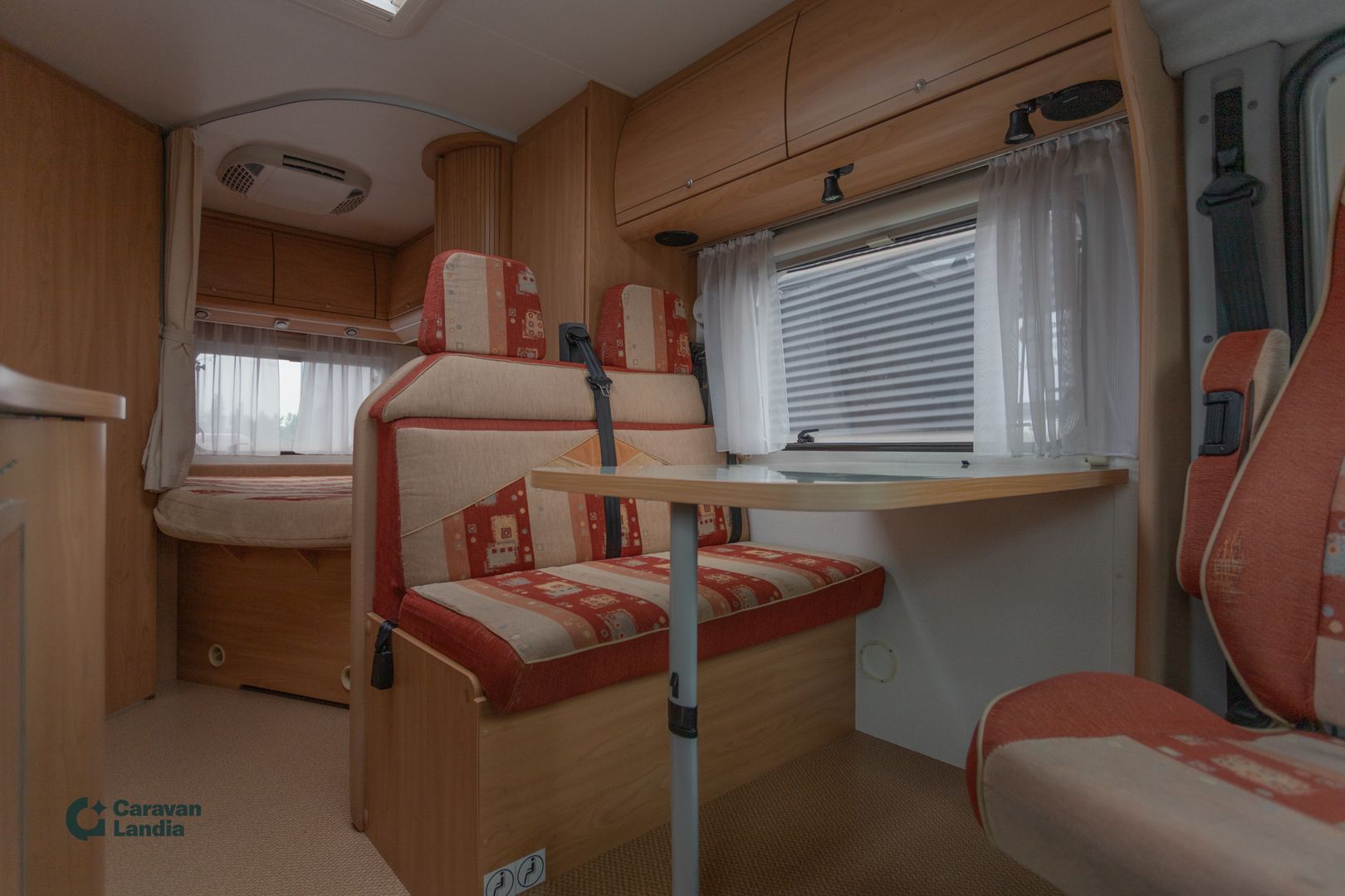 Burstner T 585 2.3 JTD 110hv ** TRUMA, PITKITTÄINEN PARIVUODE, ASUNTO-OSAN ILMASTOINTI **, kuva 8