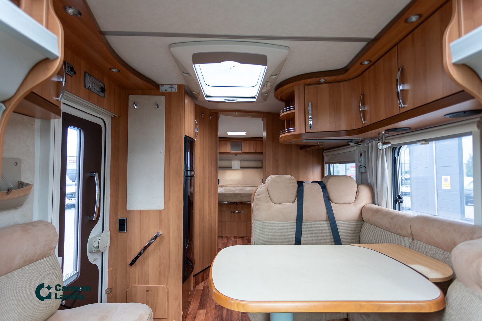 Kuva 7, Hymer Bianco Line T 698 CL 3.0 Mjet 180hv ** B-KORTILLA, TRUMA, SAAREKEVUODE, VAKIONOPEUDENSÄÄDIN **