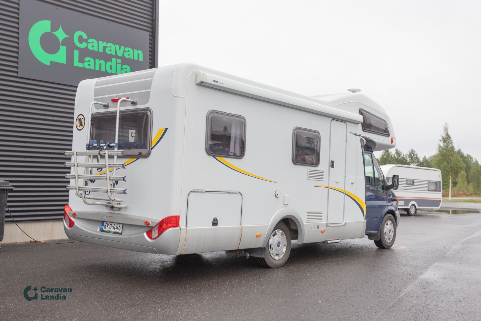 Kuva 2, Hymer C 642CL 2.2 TDCi 130hv TRUMA (KAASU/SÄHKÖ),  2 X ISTUINRYHMÄ **