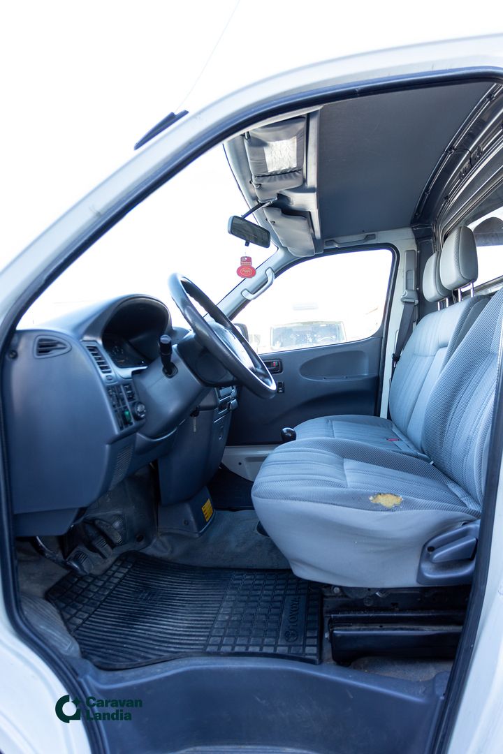 Toyota Hiace 2.5 D-4D 140hv ** VETOKOUKKU, HUOLTOKIRJA, ERIKOISVANTEET **, kuva 7