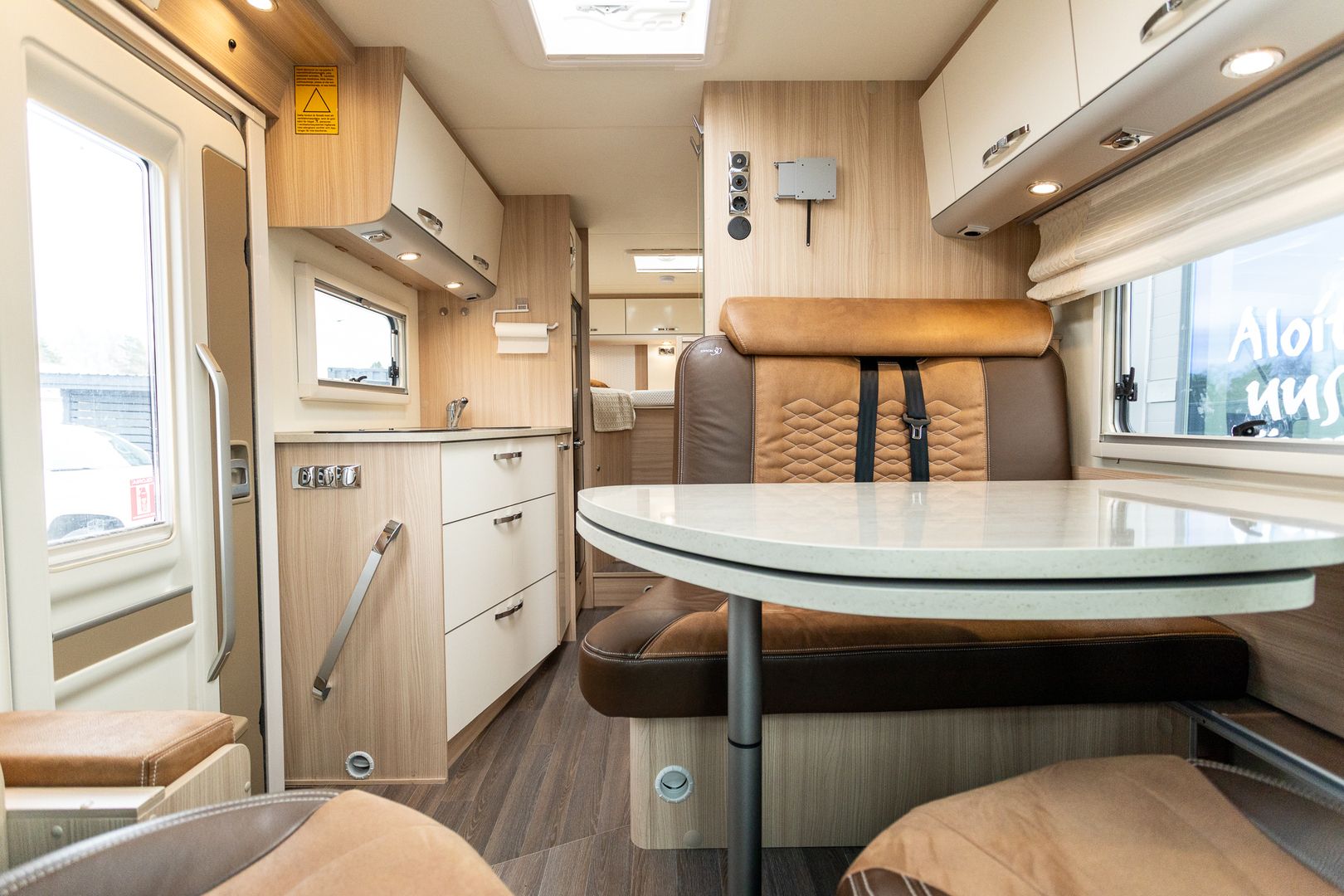 Burstner Nexxo Time T 690 Edition 30 2.3 Mjet 130hv ** TRUMA TALVIPAKETTI, ERILLISVUOTEET, HUIPPUSIISTI**, kuva 7