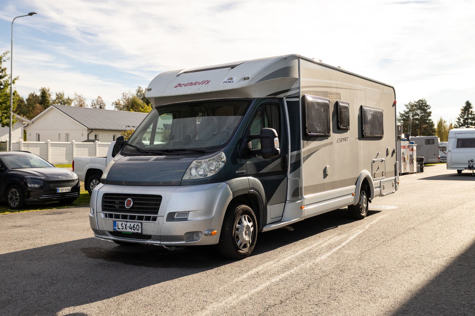 Kuva 4, Dethleffs Esprit T 7010 2.3 Mjet 130hv ** TRUMA (KAASU/SÄHKÖ), ERILLISVUOTEET, TAKAKYLPPÄRI **