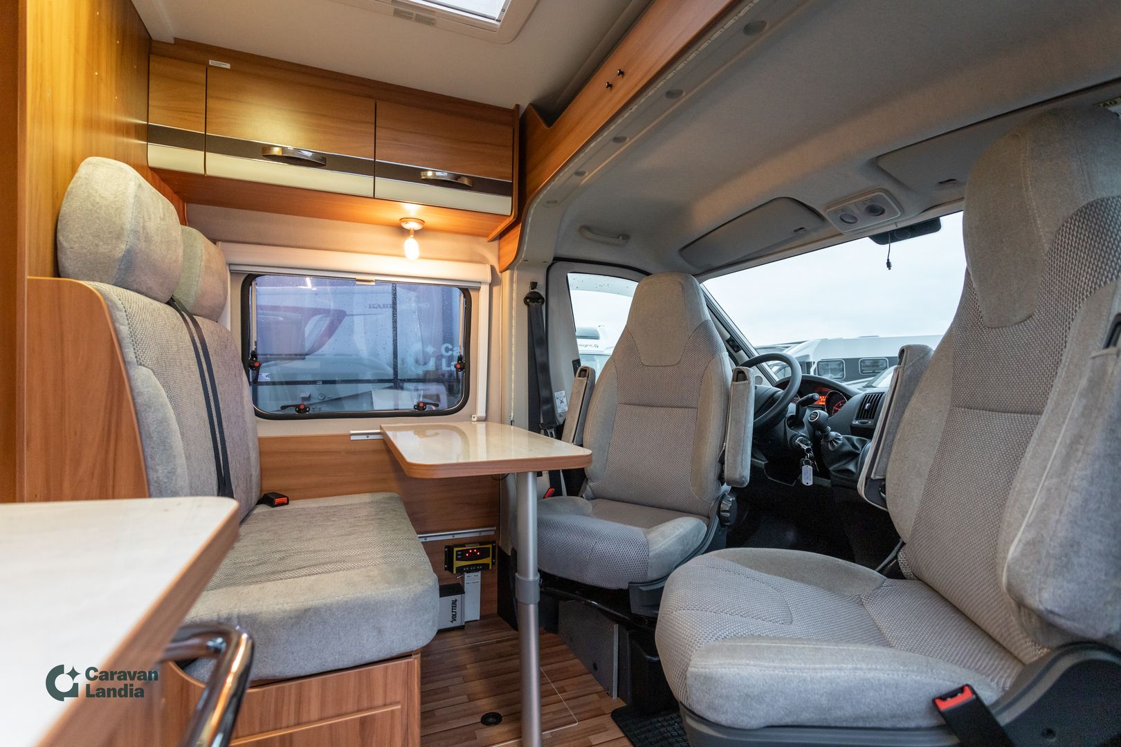 Kuva 8, Weinsberg CaraBus 631 ME 2.3 Mjet 130hv ** TRUMA, ERILLISVUOTEET, AURINKOPANEELI **