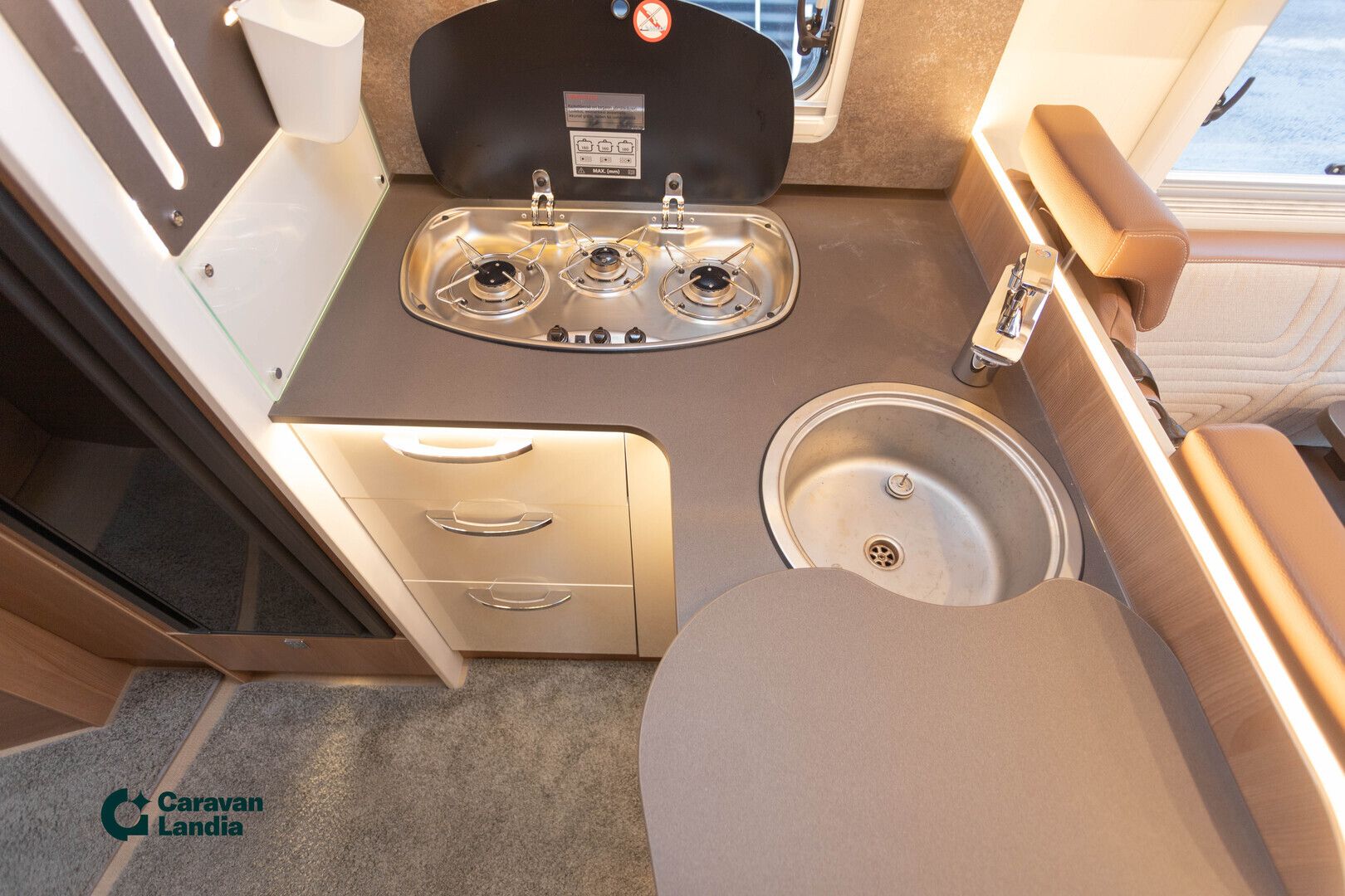 Kuva 13, Burstner Lyseo TD HL IT 728 G 2,2 Mjet 140 Hv **  AUTOMAATTI, HUBBET-SÄHKÖLLÄ, ERILLISVUOTEET **