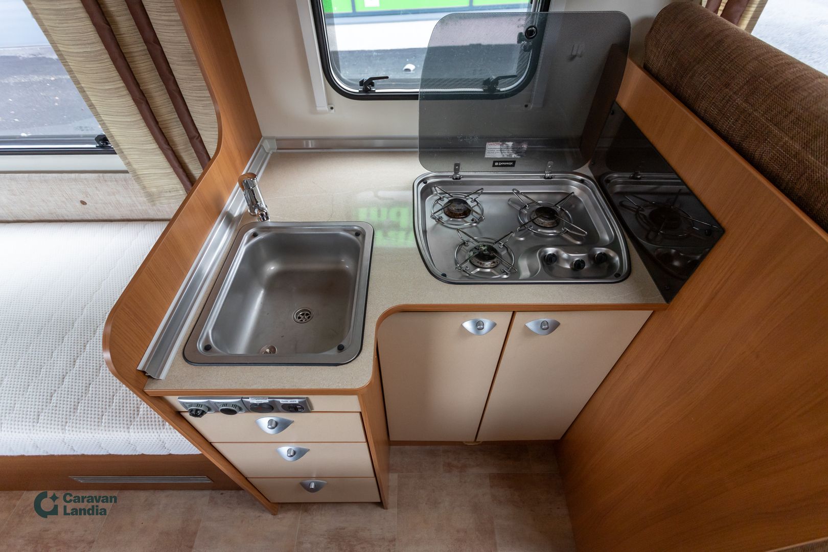 Kuva 10, Burstner Nexxo T 720 2.3 Mjet 130hv ** TRUMA-SÄHKÖPATRUUNA, ERILLISVUOTEET, TAKA-WC **