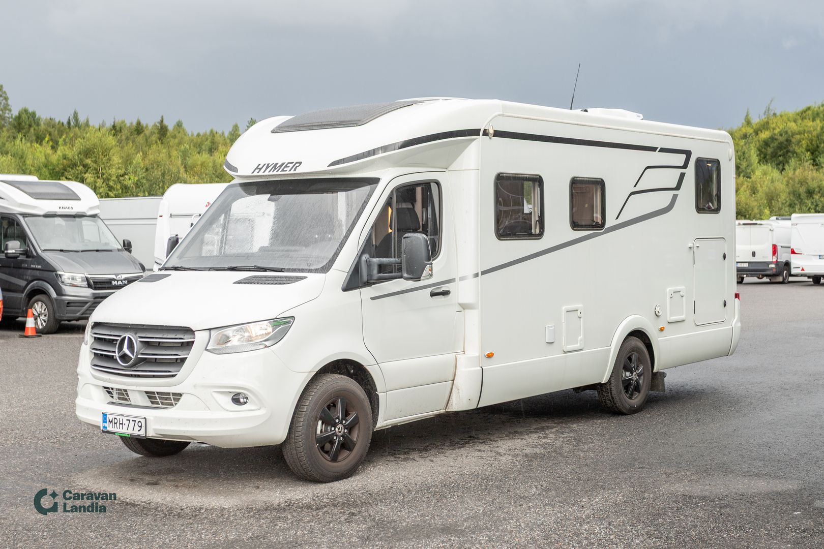 Kuva 5, Hymer Tramp S 680 317 CDI 170hv ** DIESEL-TRUMA, ERILLISVUOTEET, 2X ILMASTOINTI **