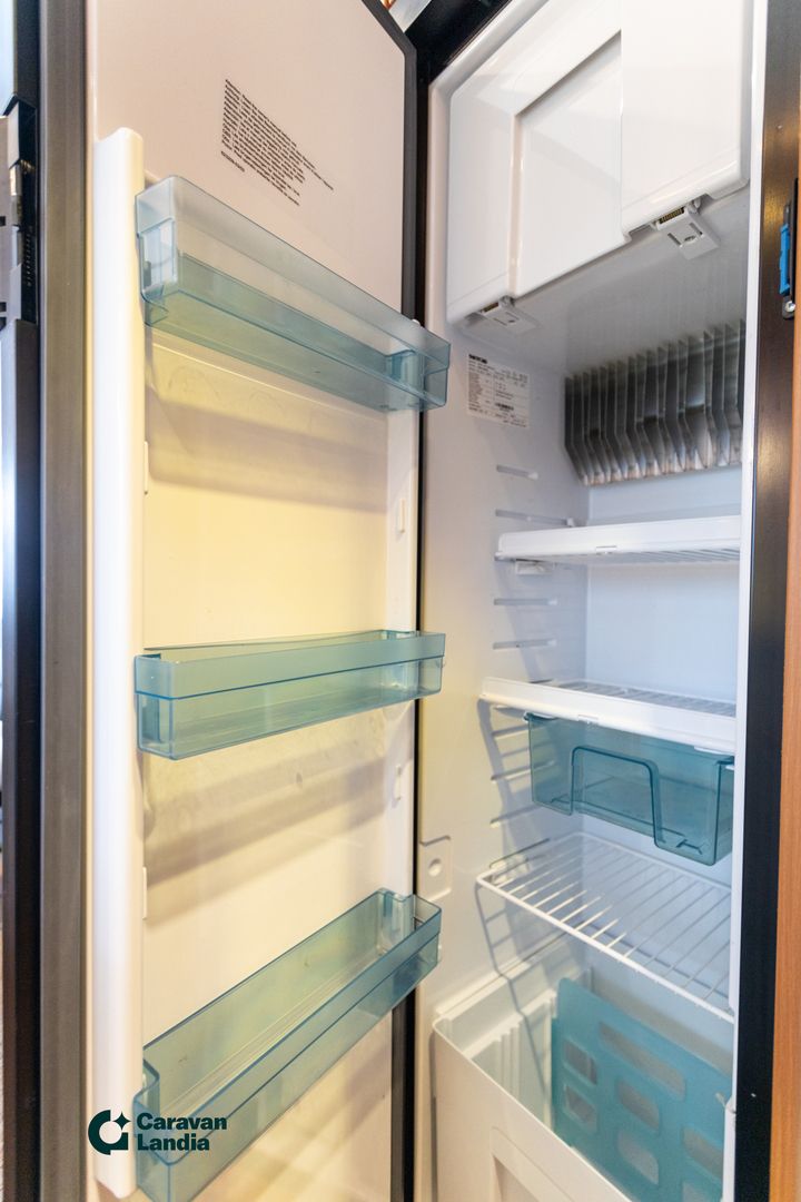 Kuva 13, Hymer ML-I 620 416CDI 163hv ** AUTOMAATTI, ALDE (KAASU/SÄHKÖ), ERILLISVUOTEET **