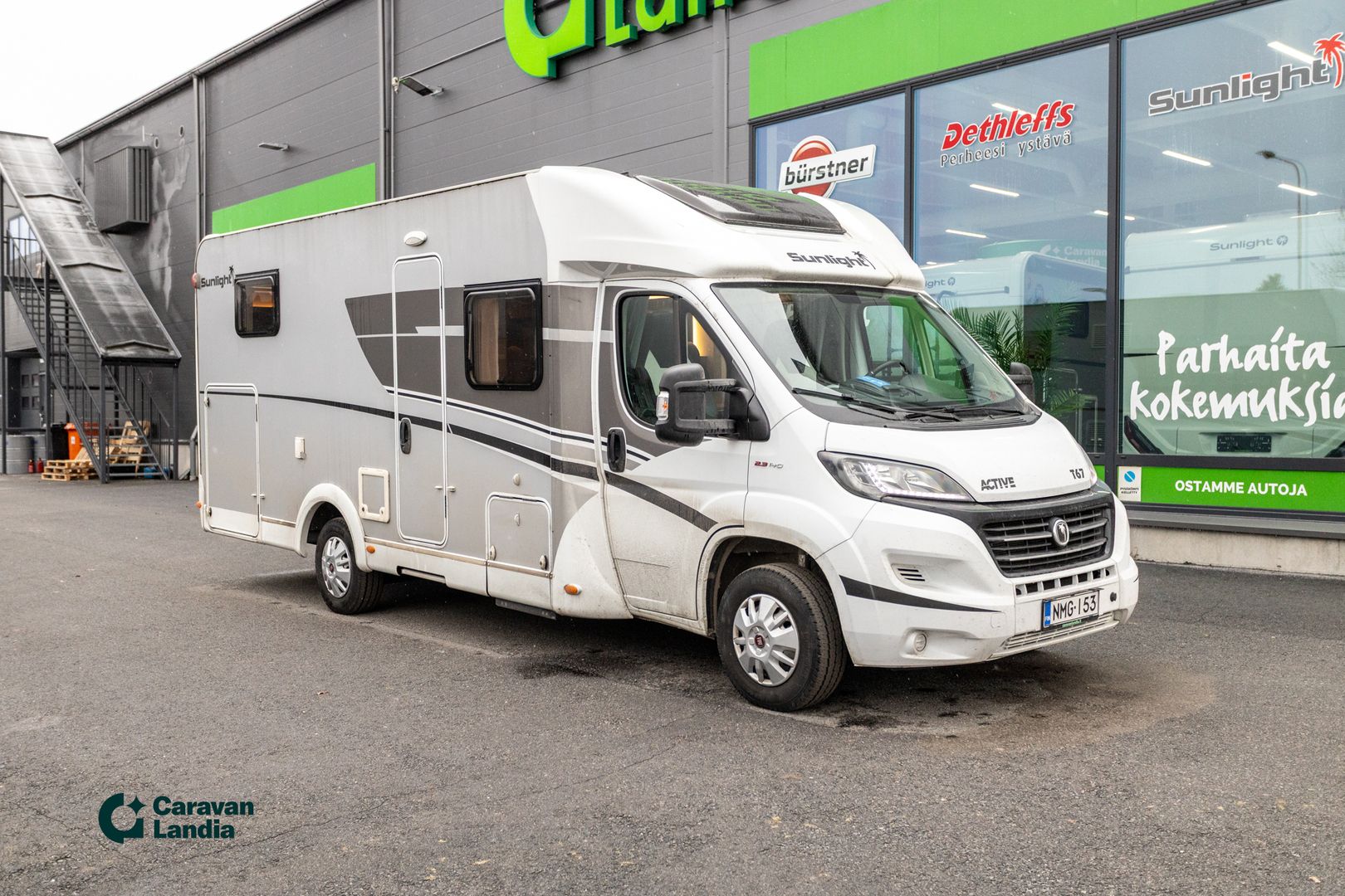 Kuva 1, Sunlight T 67 2.3 Mjet 140hv ** TRUMA (KAASU/SÄHKÖ), HUBBET LASKUVUODE, ERILLISVUOTEET **