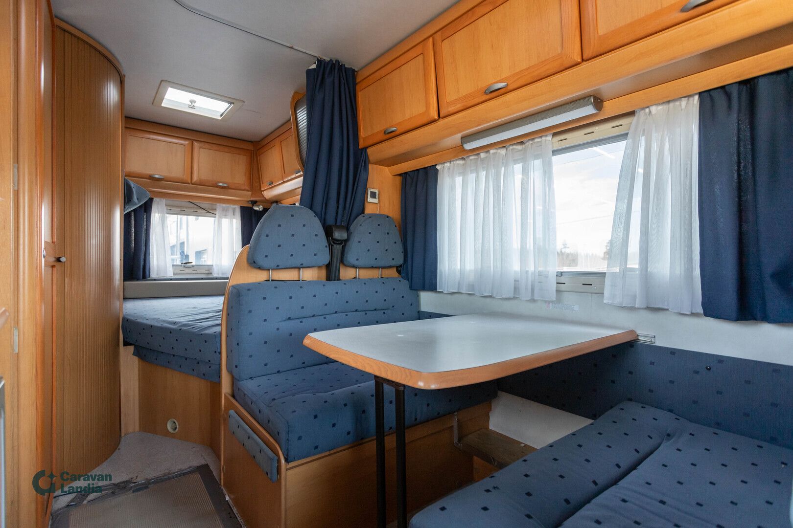 Kuva 7, Hymer BCM 575 316 CDI ** TRUMA, PITKITTÄINEN-PARIVUODE, HUBBET-YLÄVUODE, MARKIISI **