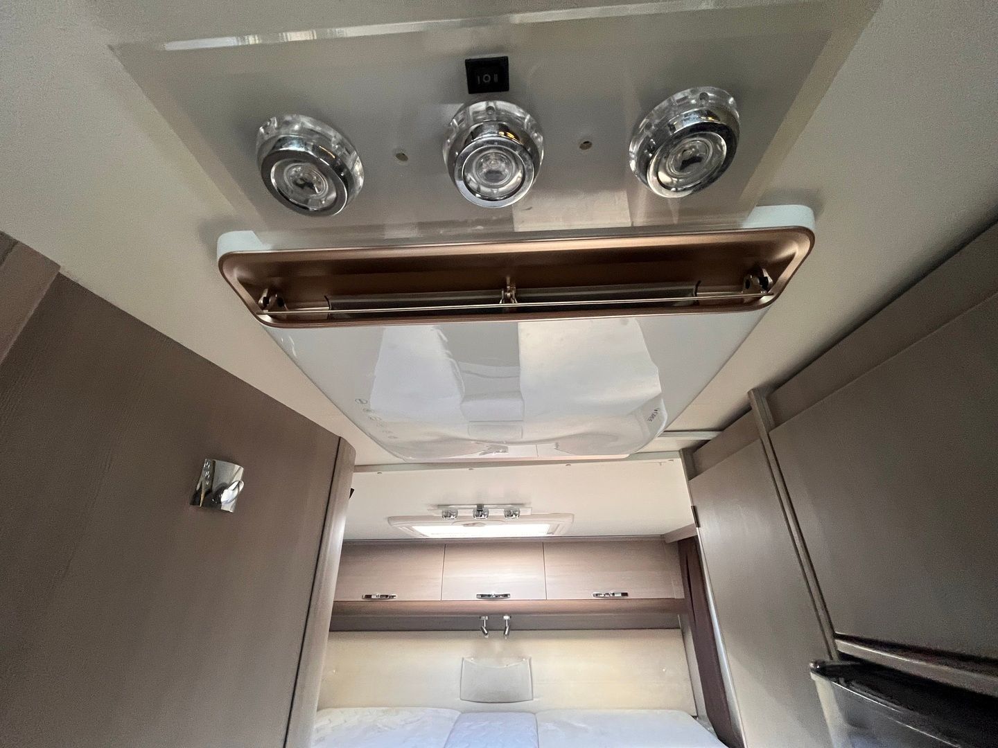 Adria Matrix M 687 SL Supreme 2.3 dCi 145hv ** ALDE, 2XILMASTOINTI, PYÖRÄTELINE, ERILLISVUOTEET, LASKUVUODE **, kuva 12