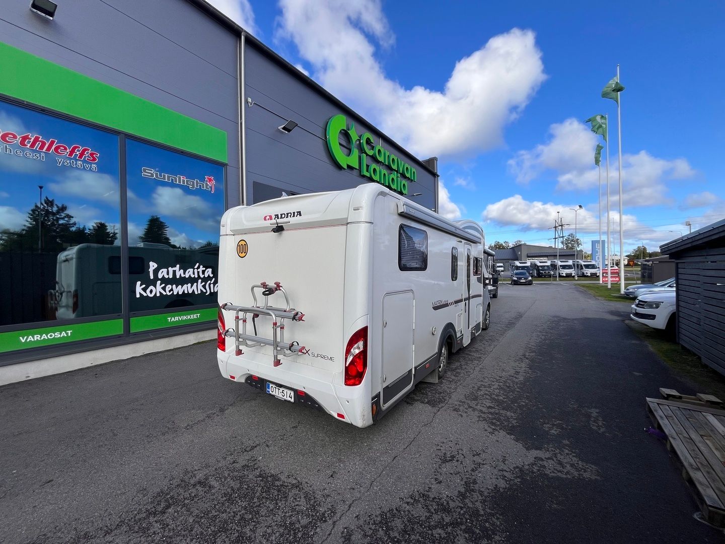 Adria Matrix M 687 SL Supreme 2.3 dCi 145hv ** ALDE, 2XILMASTOINTI, PYÖRÄTELINE, ERILLISVUOTEET, LASKUVUODE **, kuva 3
