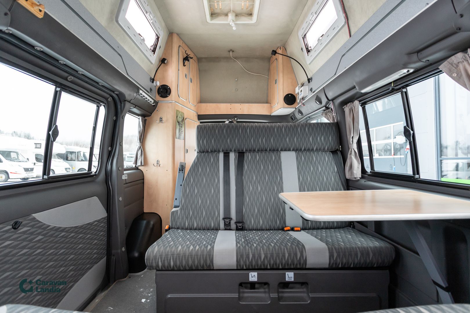 Westfalia Nugget 2.0 TDCi 125hv ** DIESEL-KESKUSLÄMMITYS, PARIVUODE, YLÄVUODE, TAKAKEITTIÖ, MARKIISI **, kuva 7