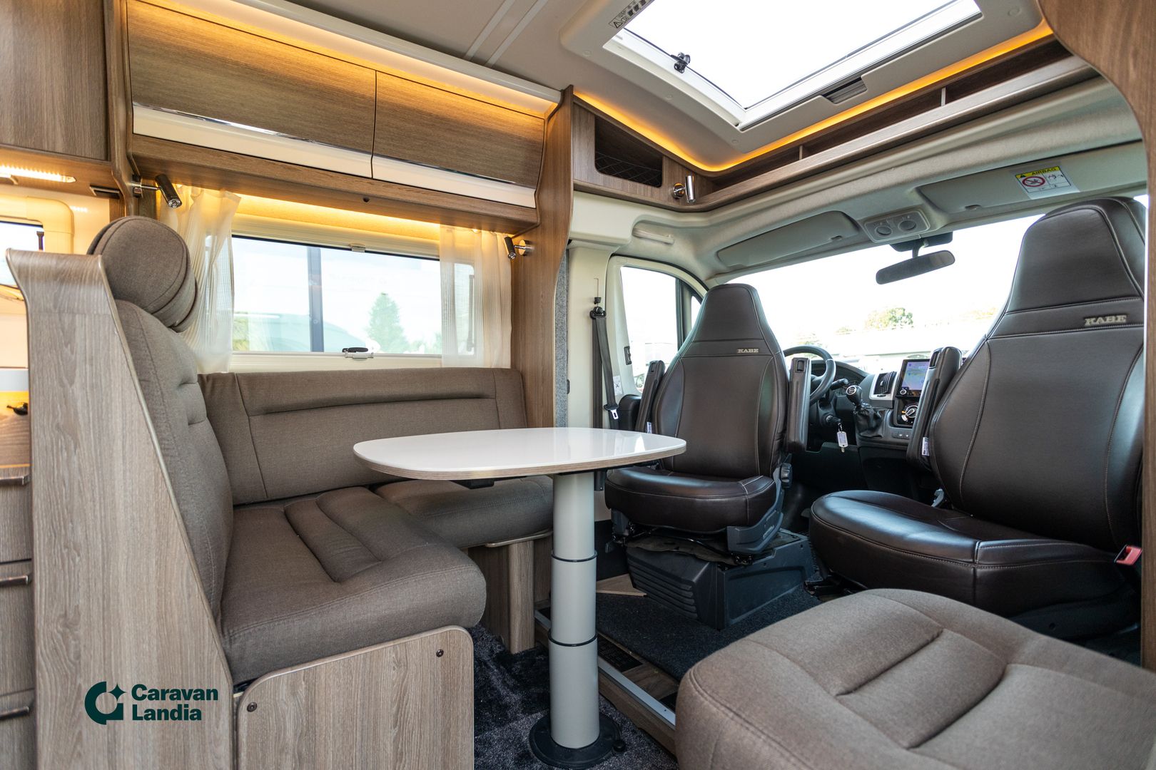 Kuva 8, Kabe Travel Master 740 LGB 2.3 Mjet 140hv ** ALDE (KAASU/SÄHKÖ), ERILLISVUOTEET, HUIPPUSIISTI **