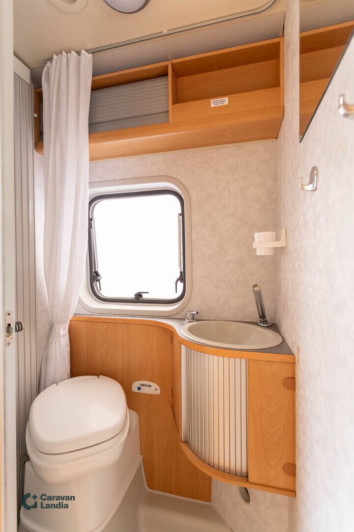 Adria Twin 2.3 Mjet 120hv ** TRUMA, PARIVUODE, MARKIISI **, kuva 11