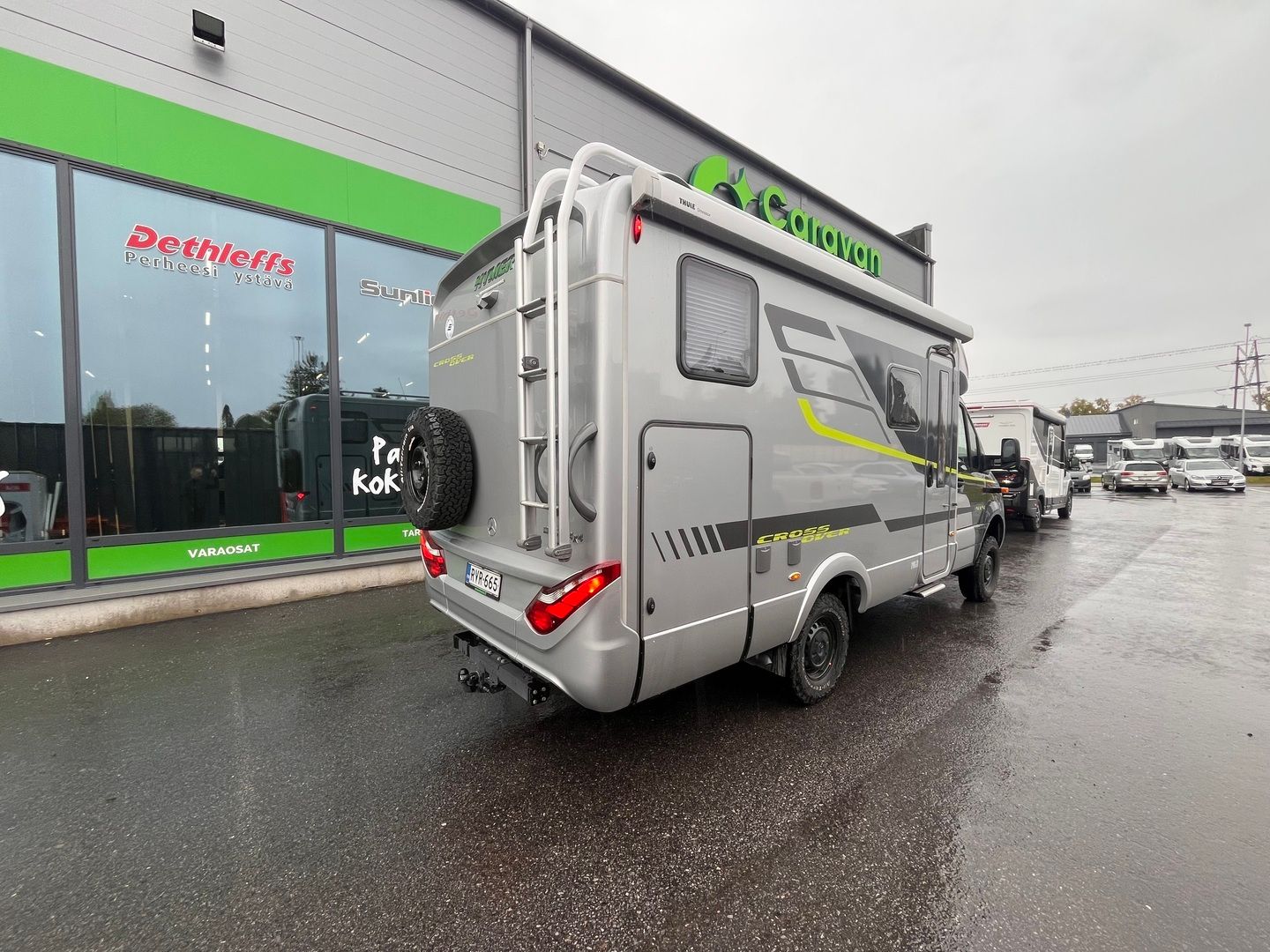 Hymer ML-T 570 Cross Over 419 CDI 190 hv **NELIVETO, HUIPPU VARUSTELTU, ERIKOISMALLI**, kuva 3