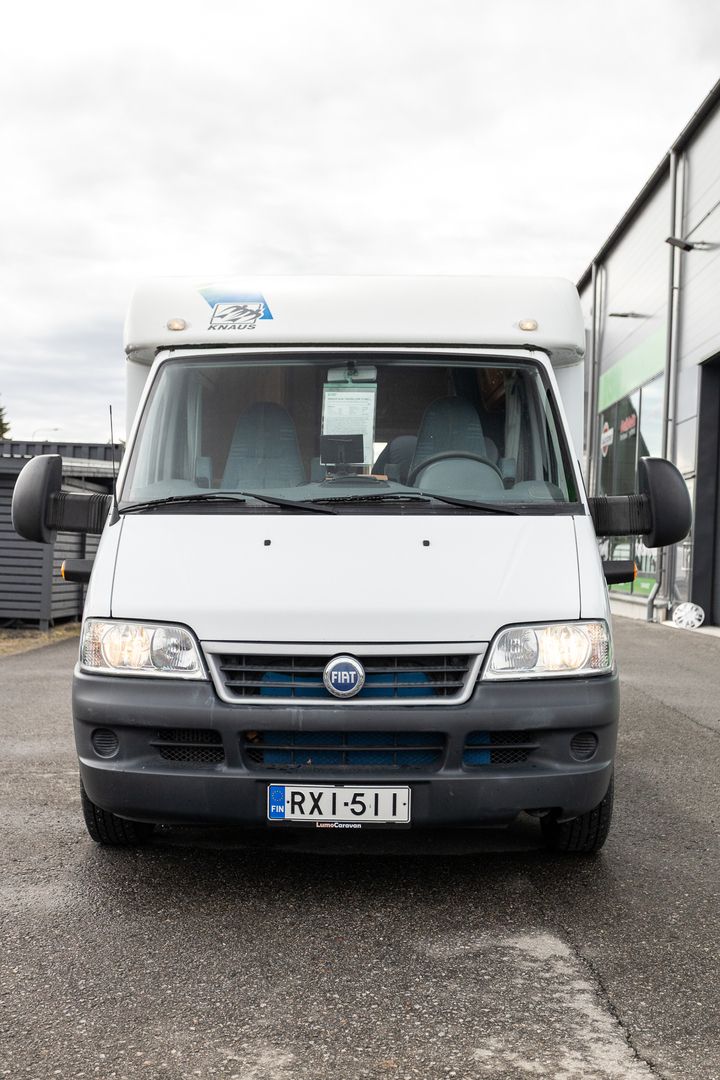 Kuva 6, Knaus Sun Traveller Ti 605 L 2.8 JTD 115hv ** ALDE (KAASU/SÄHKÖ) PITKITTÄINEN PARIVUODE, AJ VAIN 97TKM **,