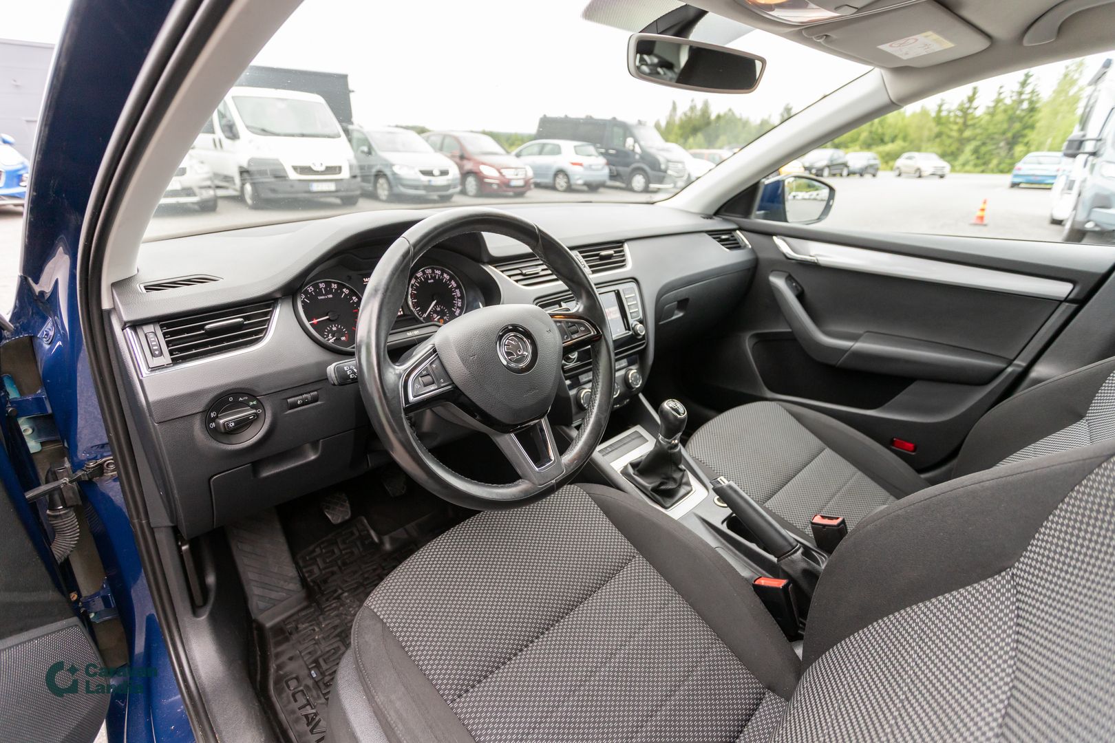 Kuva 5, Skoda Octavia 1.6 TDI Ambition ** Suomi-auto / Adapt.vakkari / Lohko+Sisäpistoke **