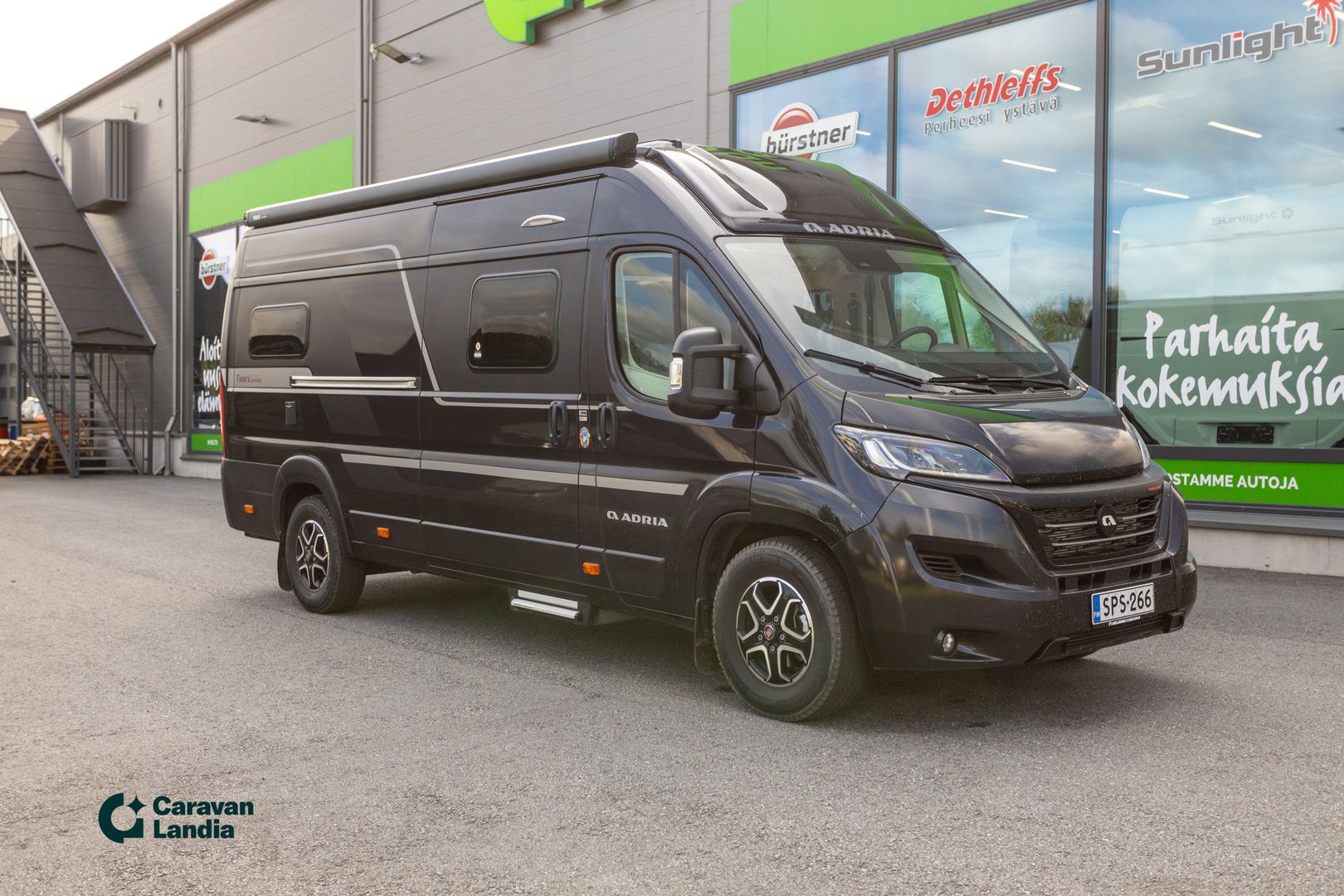 Kuva 1, Adria Twin 640 SLB Supreme 2.2 Mjet 180hv ** AUTOMAATTI, ILMAJOUSET, ALDE SCANDINAVIA, ERILLISVUOTEET **