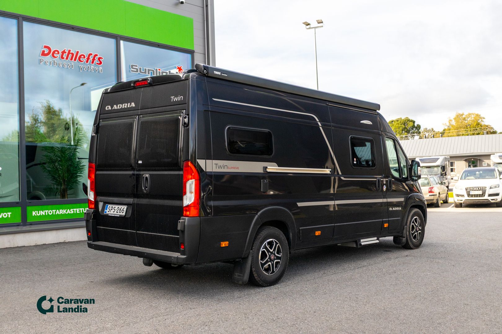 Kuva 2, Adria Twin 640 SLB Supreme 2.2 Mjet 180hv ** AUTOMAATTI, ILMAJOUSET, ALDE SCANDINAVIA, ERILLISVUOTEET **