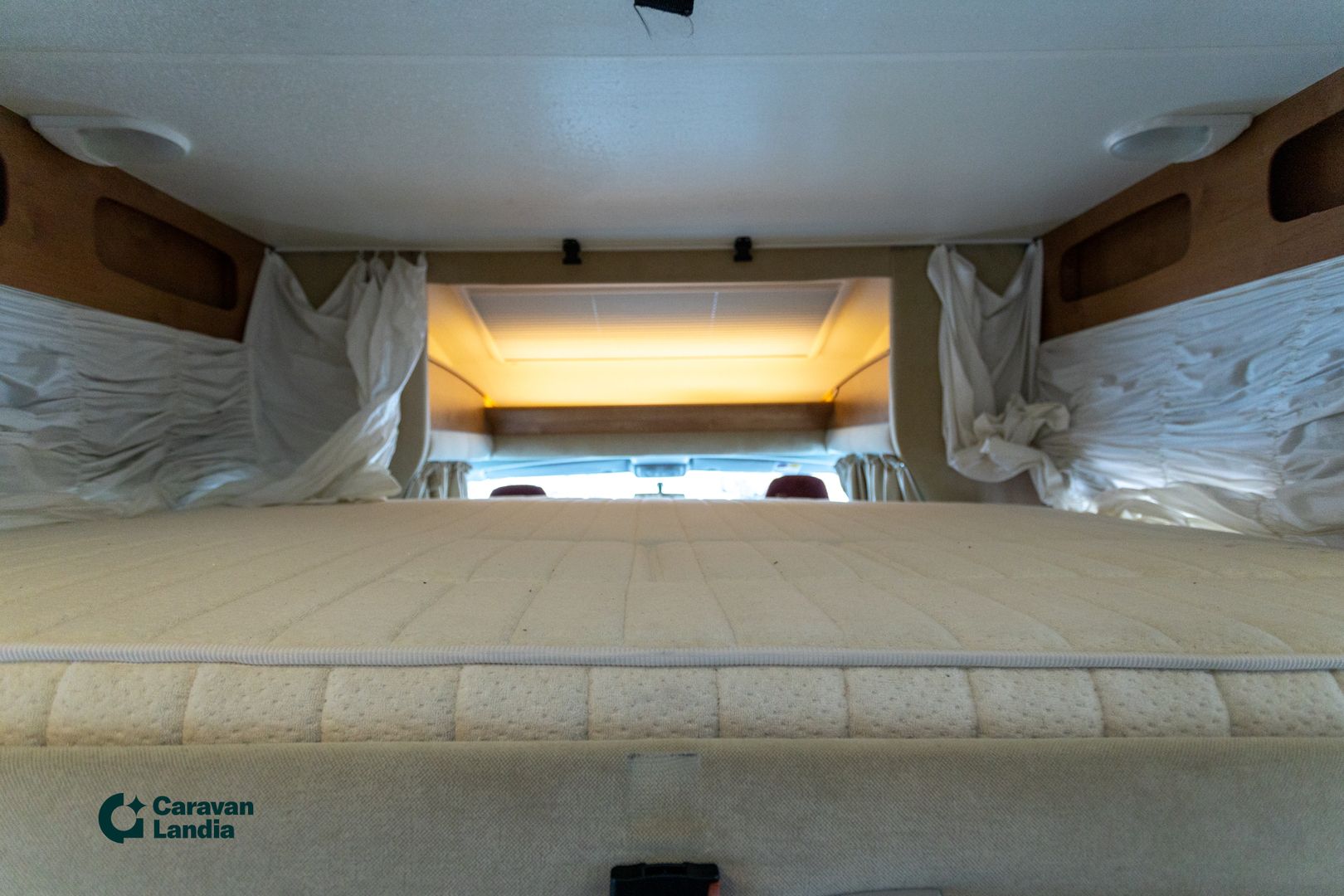 Kuva 19, Rapido 776 FF 2.3 Mjet 130hv ** TRUMA-SÄHKÖPATRUUNA, LASKUVUODE, 2X ILMASTOINTI **