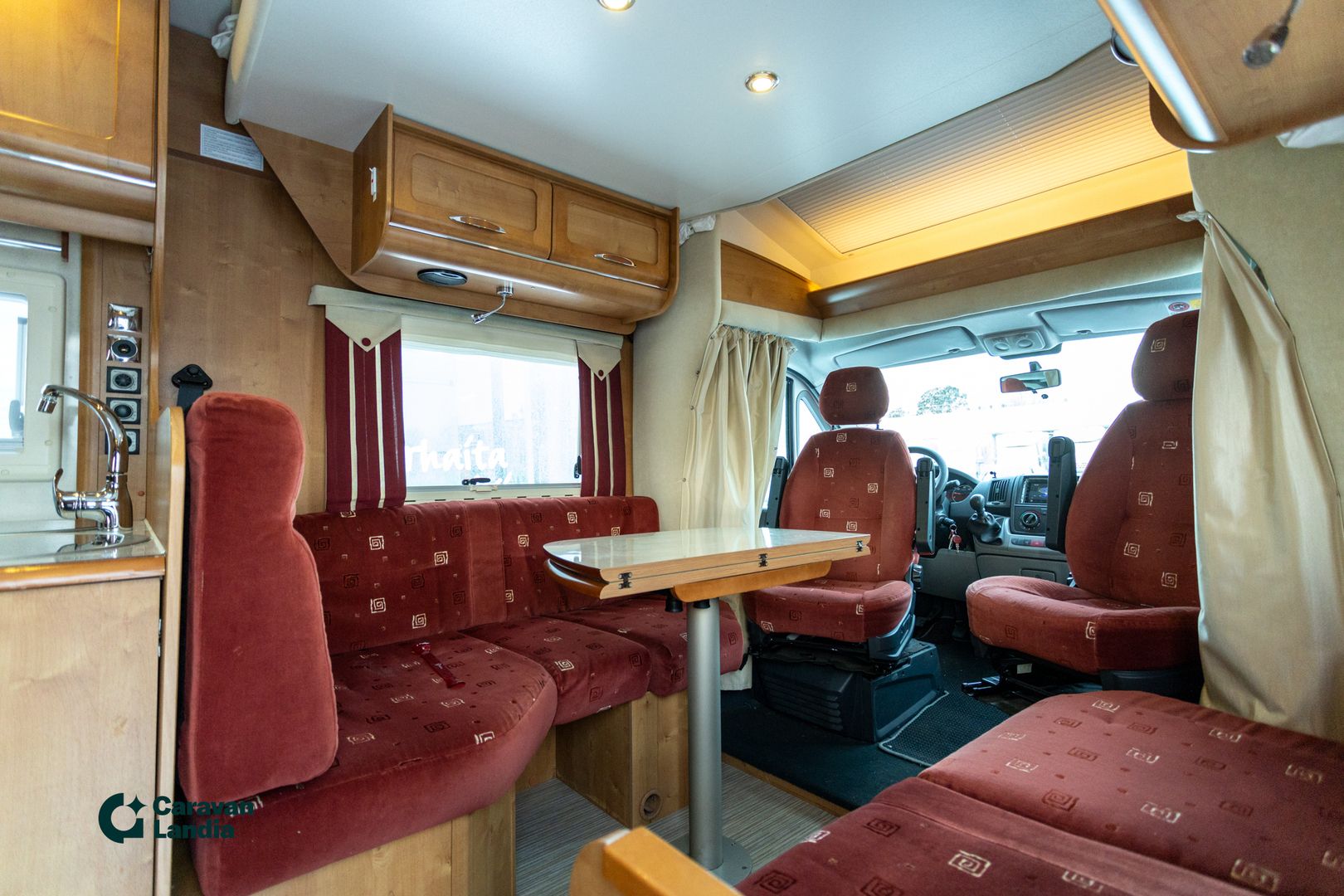 Kuva 9, Rapido 776 FF 2.3 Mjet 130hv ** TRUMA-SÄHKÖPATRUUNA, LASKUVUODE, 2X ILMASTOINTI **