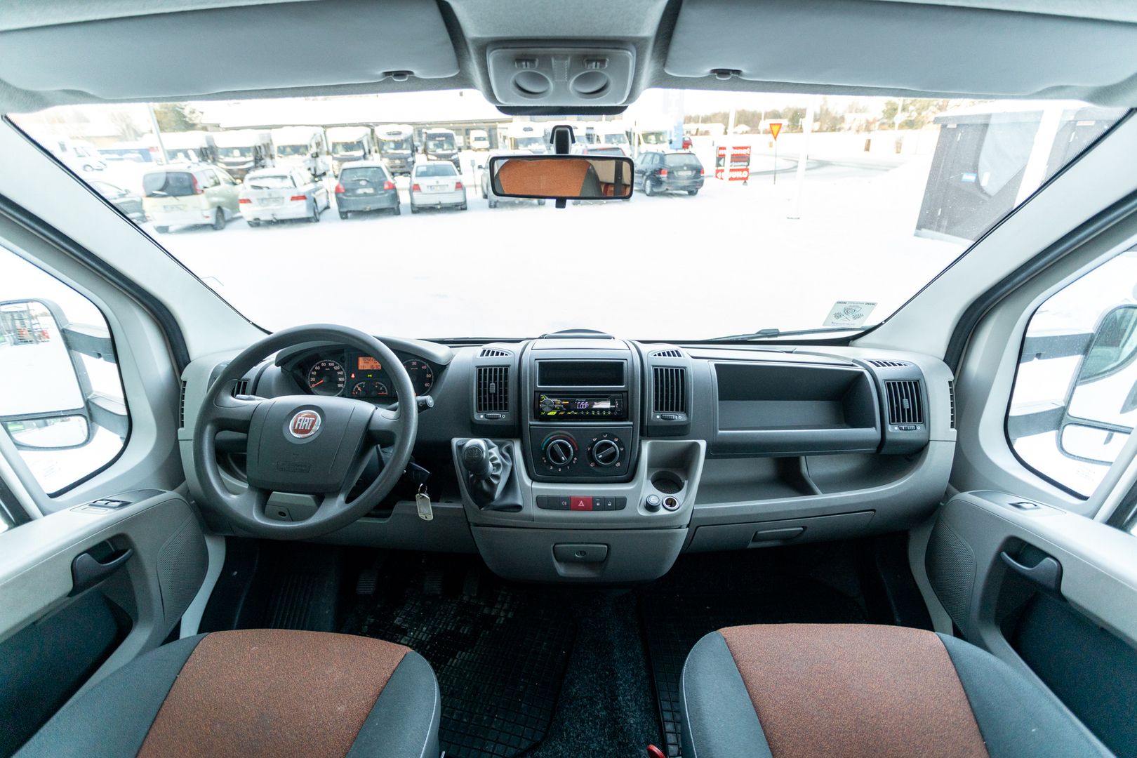 Sharky 7 2.2 Mjet 100hv ** TRUMA, PITKITTÄINEN PARIVUODE, MARKIISI **, kuva 6