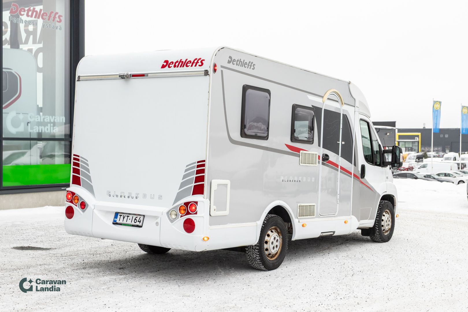 Kuva 3, Dethleffs Globebus T 2 2.3 Mjet 130hv ** TRUMA-SÄHKÖPATRUUNA, PITKITTÄINEN-PARIVUODE, 2X ILMASTOINTI **