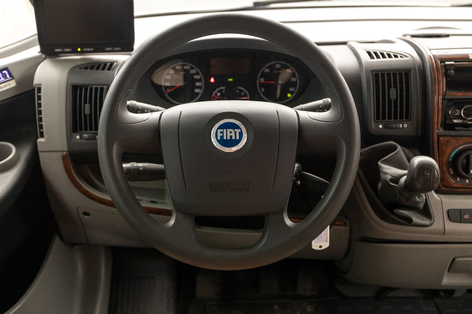 Kuva 8, Burstner Aviano I684 2.3 JTD 130hv ** TRUMA TALVIPAKETTI, KAASU-UUNI, HUBBET LASKUVUODE **