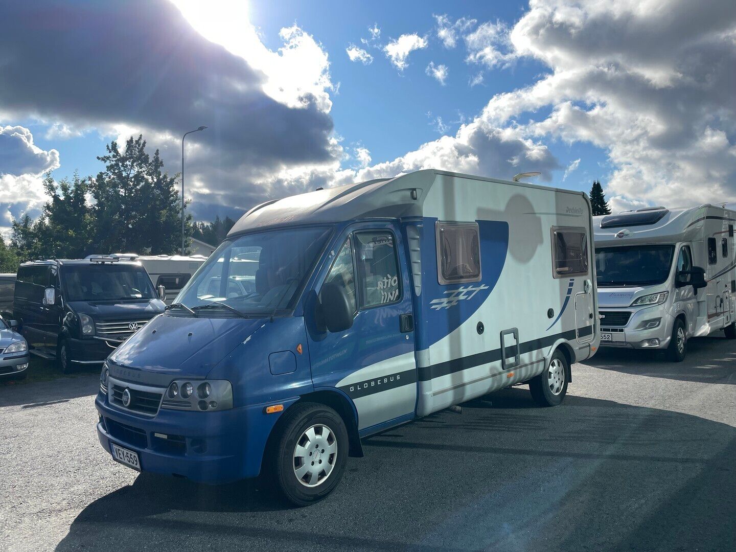Kuva 3, Dethleffs GLOBEBUS 1 2.3 Mjet, 110hv ** TRUMA, MARKIISI, PARIVUODE **