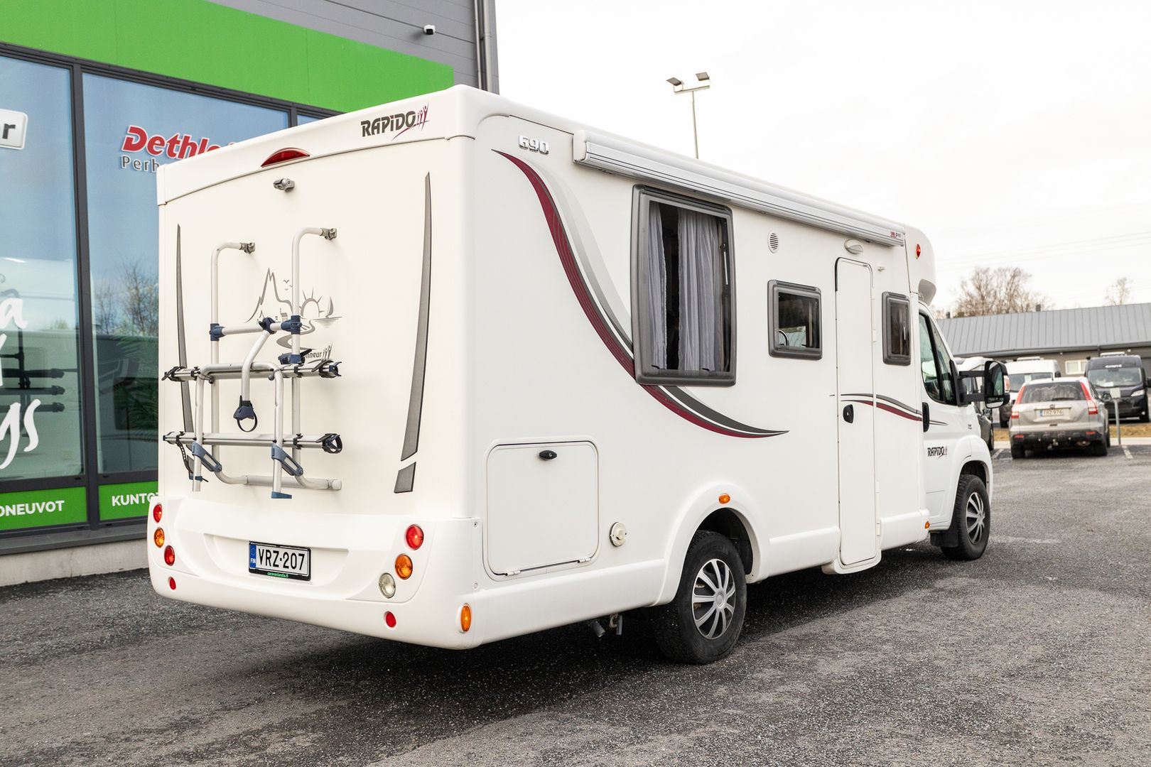 Rapido 690 2.3 Mjet 130hv ** TRUMA (KAASU/SÄHKÖ), SAAREKEVUODE, L-ISTUINRYHMÄ **, kuva 3