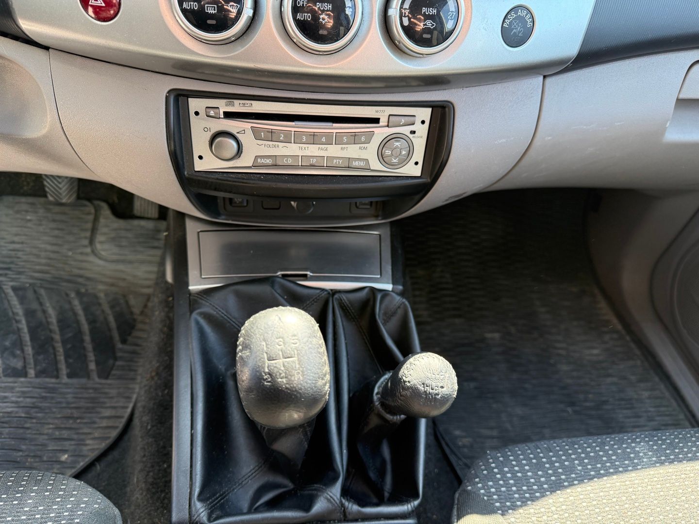 Kuva 7, Mitsubishi L200 2,5 DI-D ** NELIVETO, VETOKOUKKU, 2XRENKAAT **