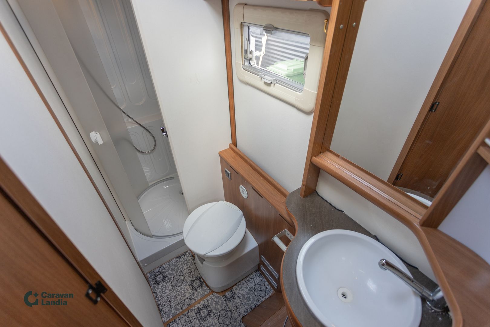 Kuva 13, Kabe Travel Master 750 LXL 3.0 Mjet 160hv ** ALDE, PITKITTÄINEN-PARIVUODE, KAASU-UUNI, MARKIISI **