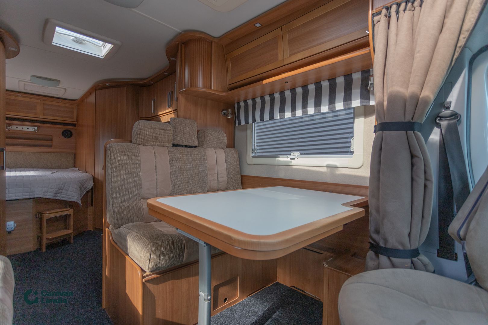 Kuva 8, Kabe Travel Master 750 LXL 3.0 Mjet 160hv ** ALDE, PITKITTÄINEN-PARIVUODE, KAASU-UUNI, MARKIISI **