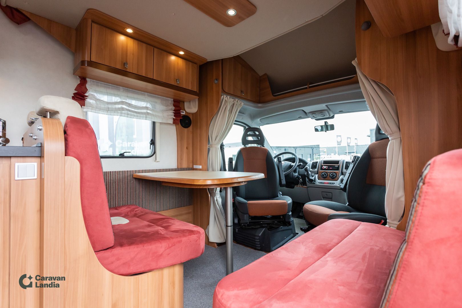 Kuva 8, Hymer T 654 CL 2X2 2.3 Mjet 130hv ** SUPERHINTAAN, TRUMA (KAASU/SÄHKÖ), HUBBET **