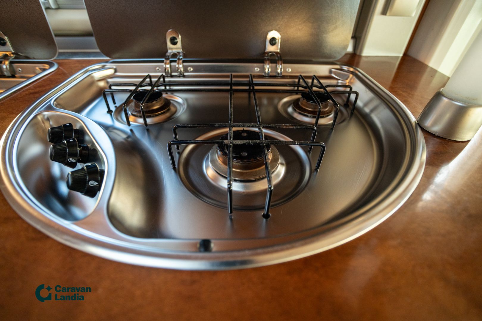 Kuva 12, Fendt Diamant 700 TGC ** TRUMA (KAASU/SÄHKÖ), ERILLISVUOEET, ILMASTOINTI **