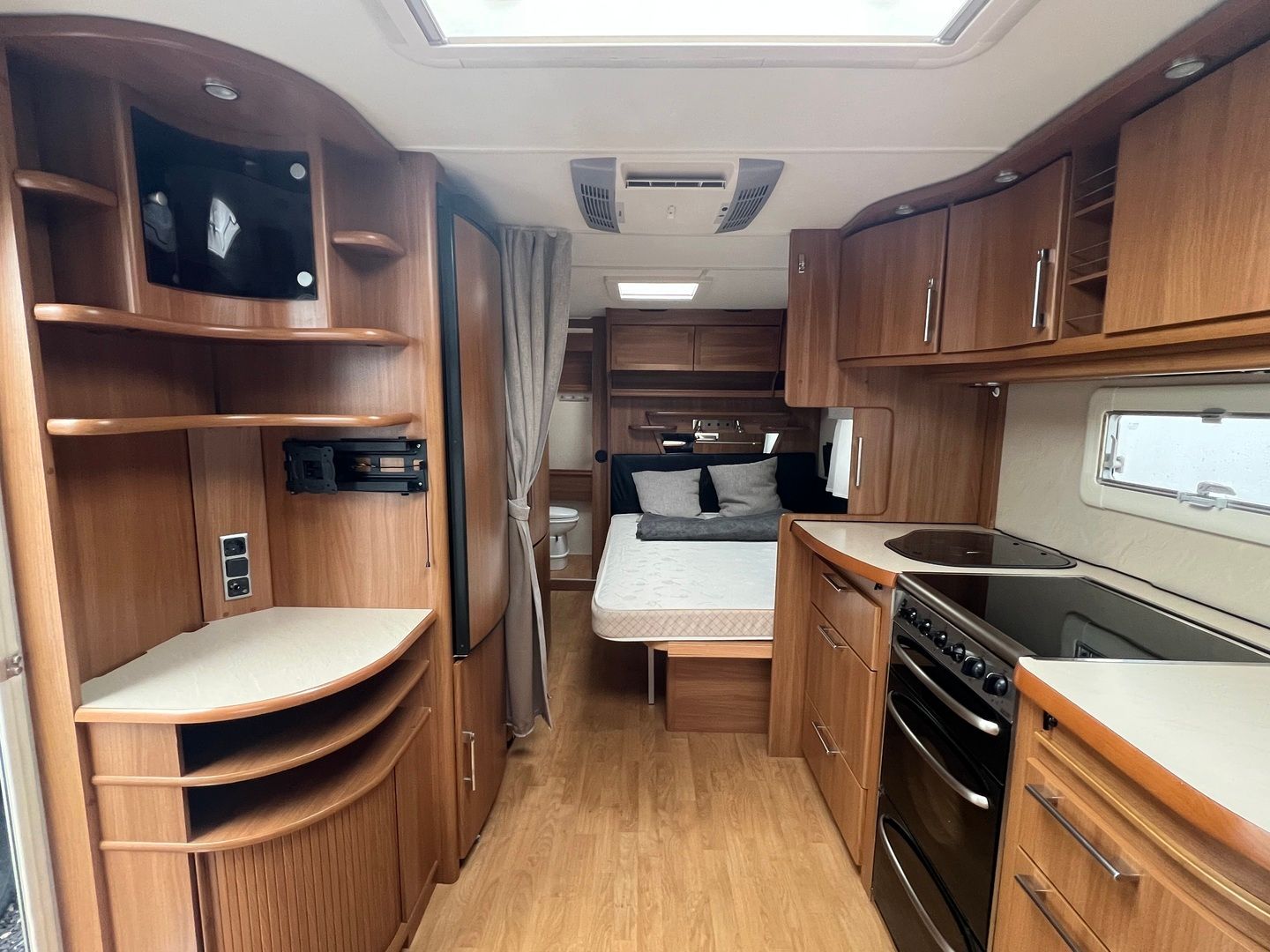 Kuva 4, Kabe ROYAL 720 UTDL KS