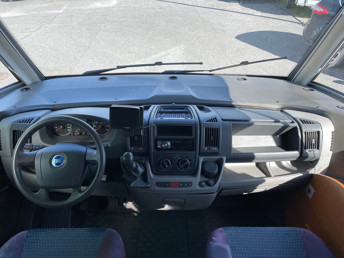 Kuva 5, Lmc Liberty I 590 2.3 Mjet, 130hv **ALDE, MARKIISI, HUBBET**