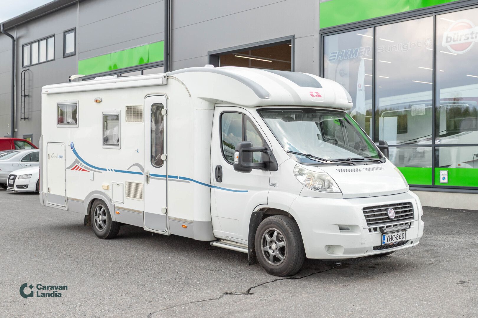 Kuva 1, Adria Coral S 690 SP 2.3 Mjet 130hv ** TRUMA-SÄHKÖPATRUUNA, SAAREKEVUODE, KAASU-UUNI, MARKIISI **