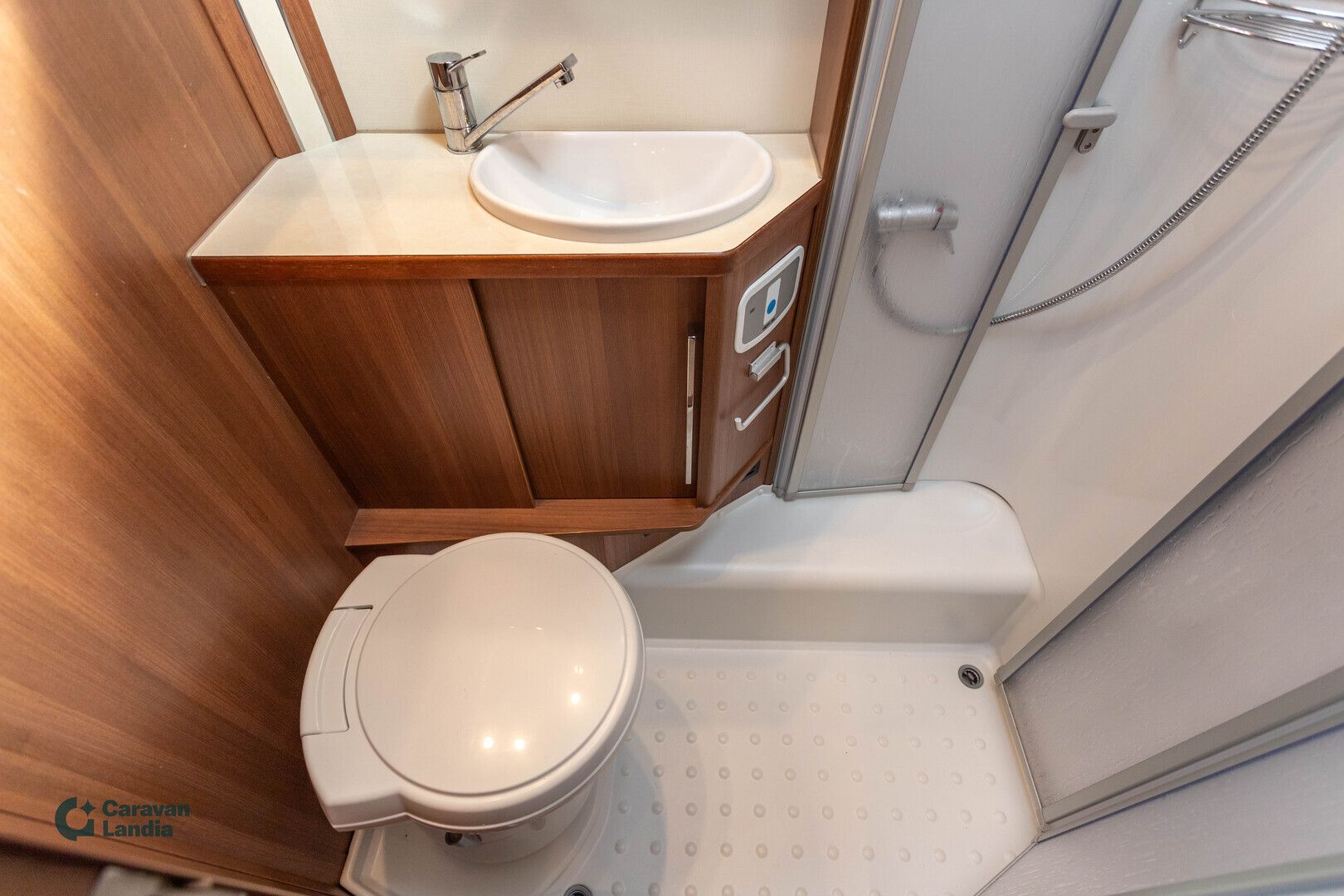 Kuva 17, Lmc Cruiser Comfort T672 2.3 Mjet 130hv ** ALDE, ERILLISVUOTEET, MARKIISI **