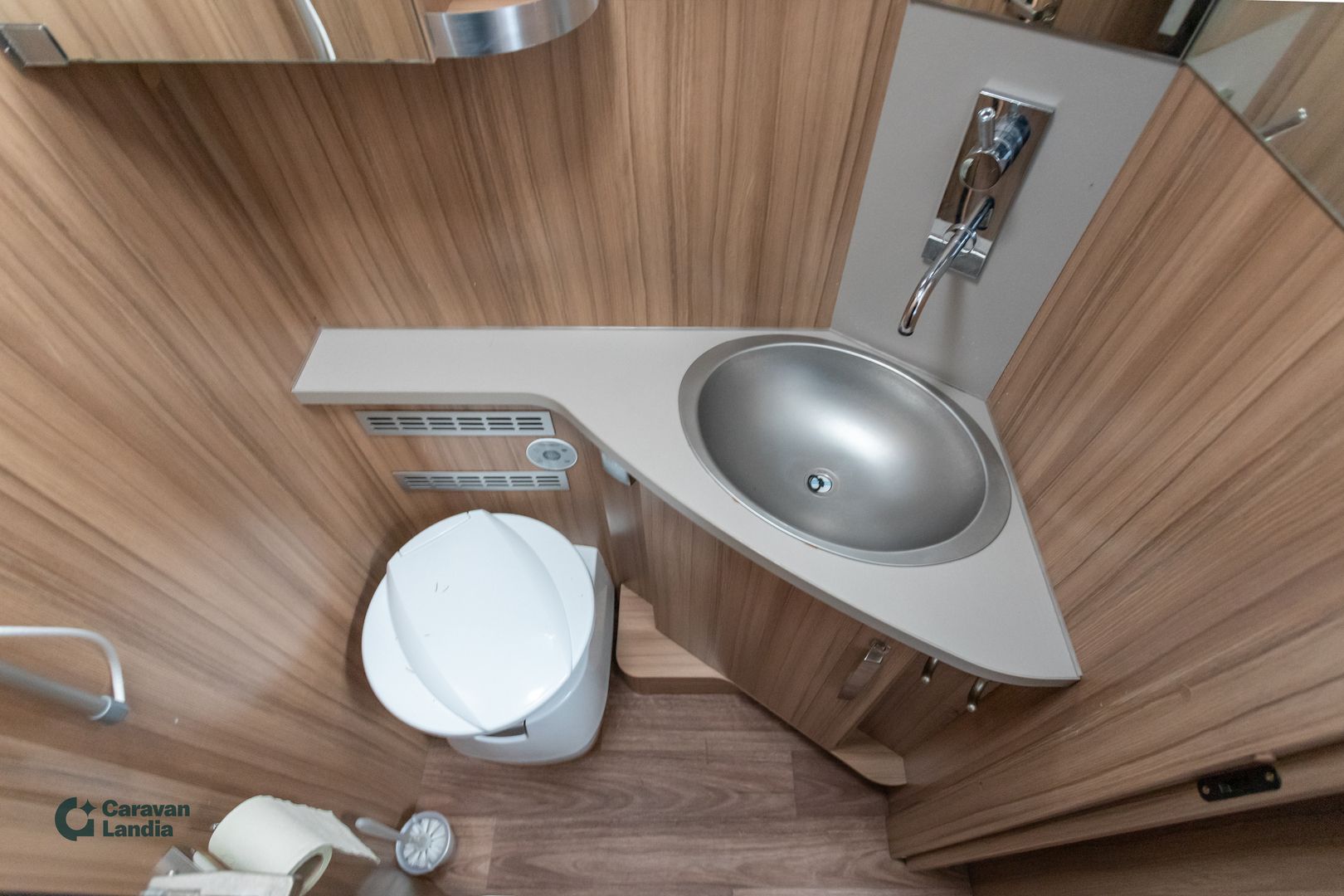 Kuva 11, Knaus Sun TI 700 MEG Platinum Selection 2.3 Mjet 150hv ** ALDE, ERILLISVUOTEET, MARKIISI **