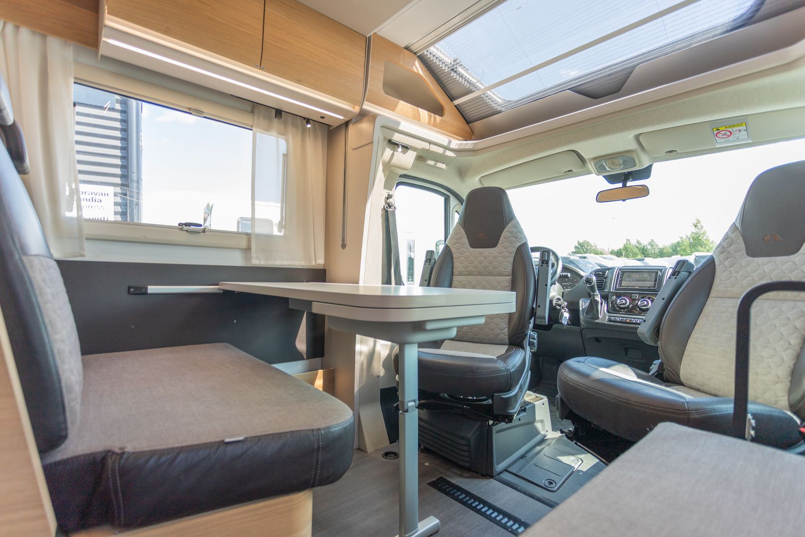 Kuva 8, Adria Matrix 670 SL 2.2 Mjet 140hv ** TRUMA SÄHKÖPATRUUNA, ERILLISVUOTEET, HUBBET, AUTOMAATTI **