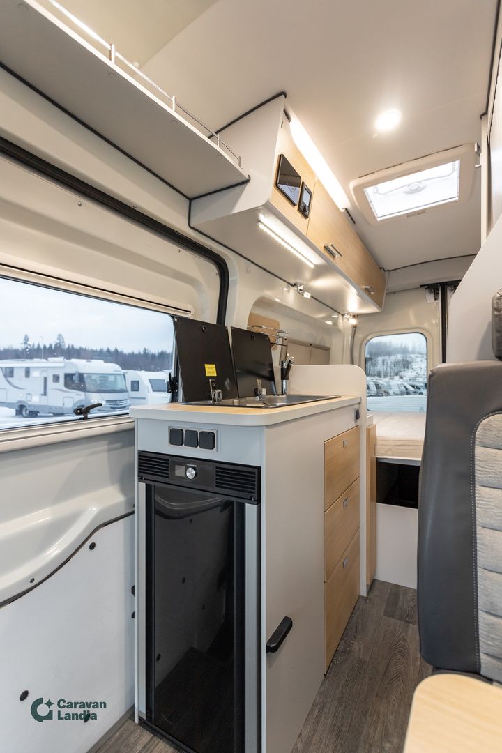 Kuva 9, Karmann Mobil Dexter 560 4x4 2.0 EcoBlue 170hv ** DIESEL-TRUMA, PARIVUODE, MARKIISI, AURINKOPANEELI **