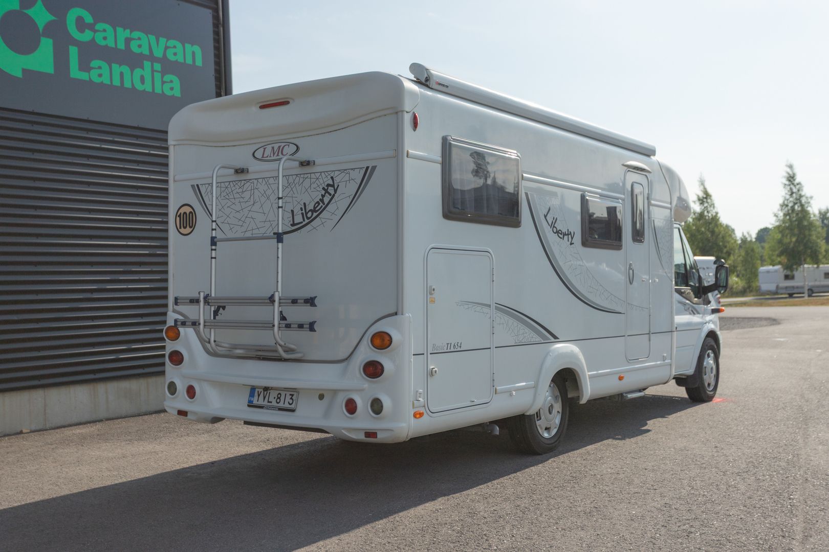 Kuva 2, Lmc LIBERTY TI 654 2.2 TDCi 140hv ** TRUMA SÄHKÖPATRUUNA, ERILLISVUOTEET, HUIPPUSIISTI **