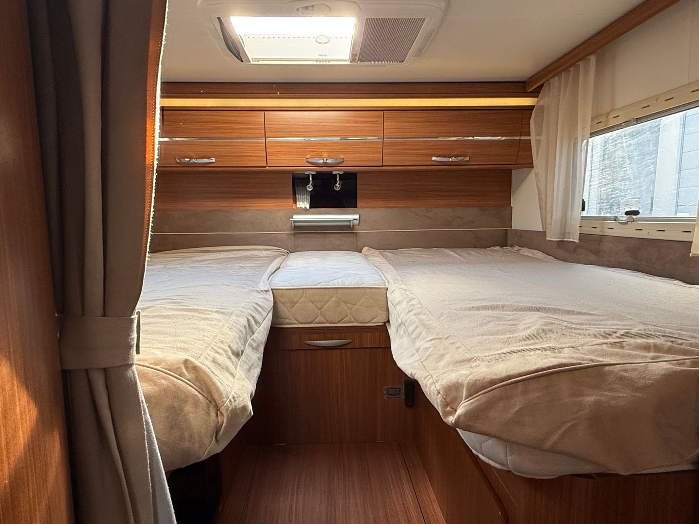 Adria Coral S 670SL Scandinavian edition 2.3 Mjet 130hv ** TRUMA TALVIPAKETTI, ERILLISVUOTEET, TODELLA SUOSITTU MALLI **, kuva 7