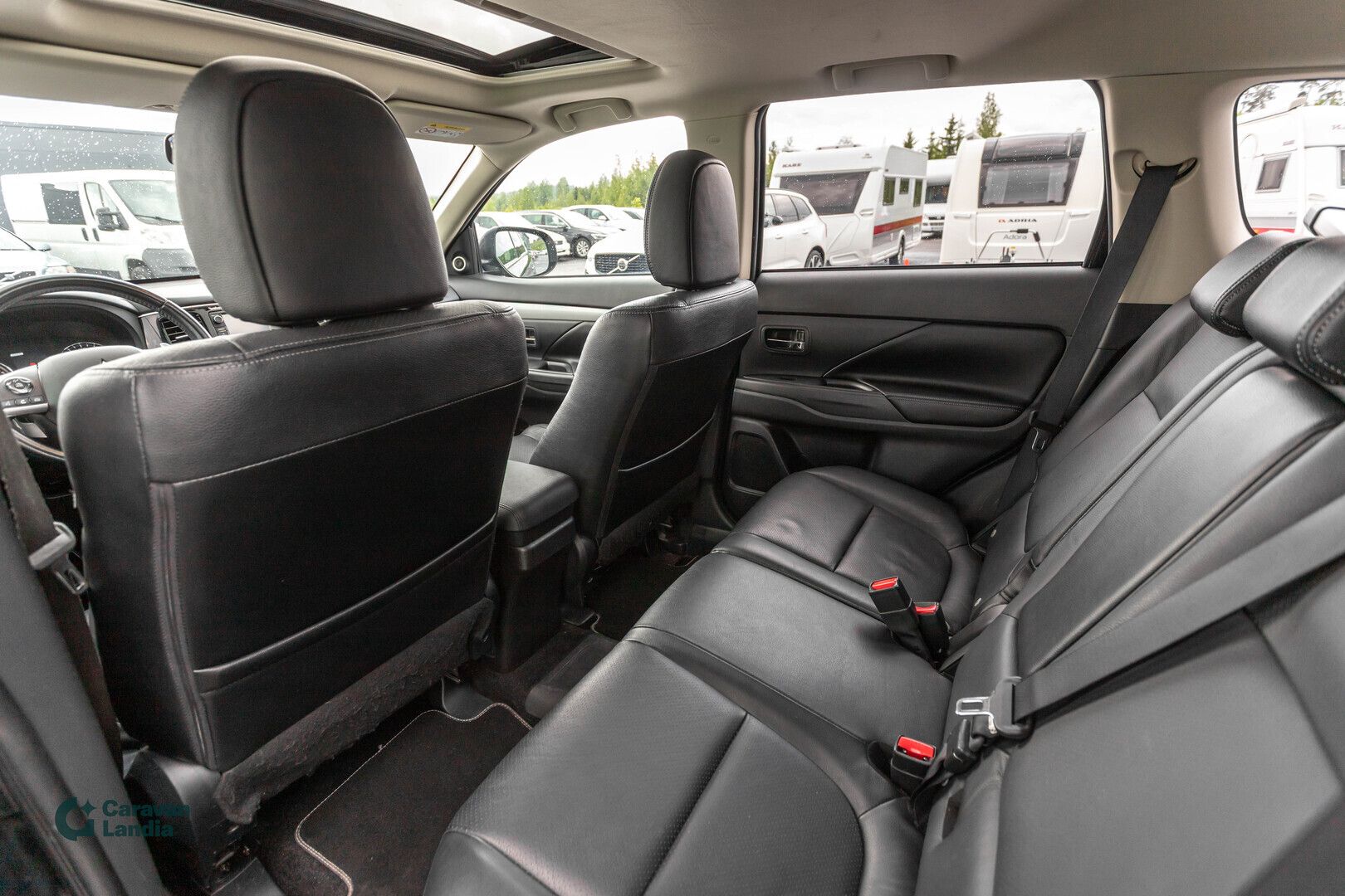 Kuva 8, Mitsubishi Outlander PHEV Instyle Navi 4WD 5P ** Navi / Rockford / Lohko+sisäp. / Nahkasisusta **