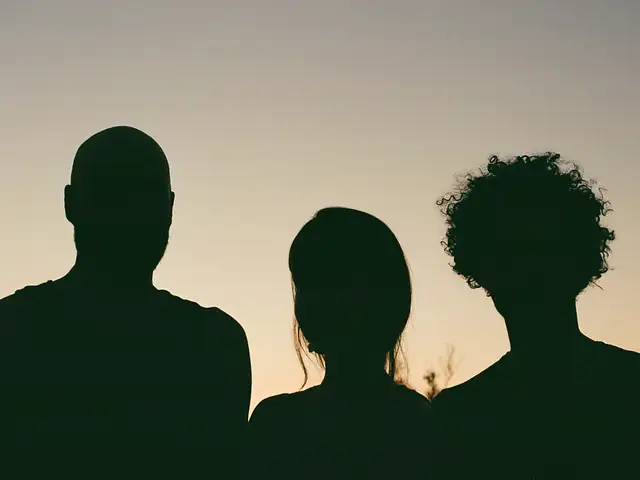 James, Cynthia, and Kévin