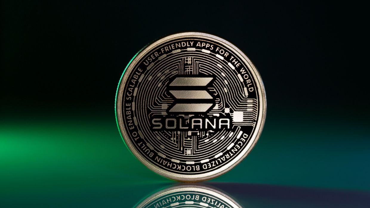 Solana dépasse Dogecoin et Cardano : il est temps d'investir ? - La Crypto Monnaie