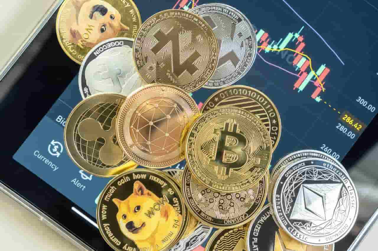 Top 10 cryptocurrencies by GitHub activity in last 30 days