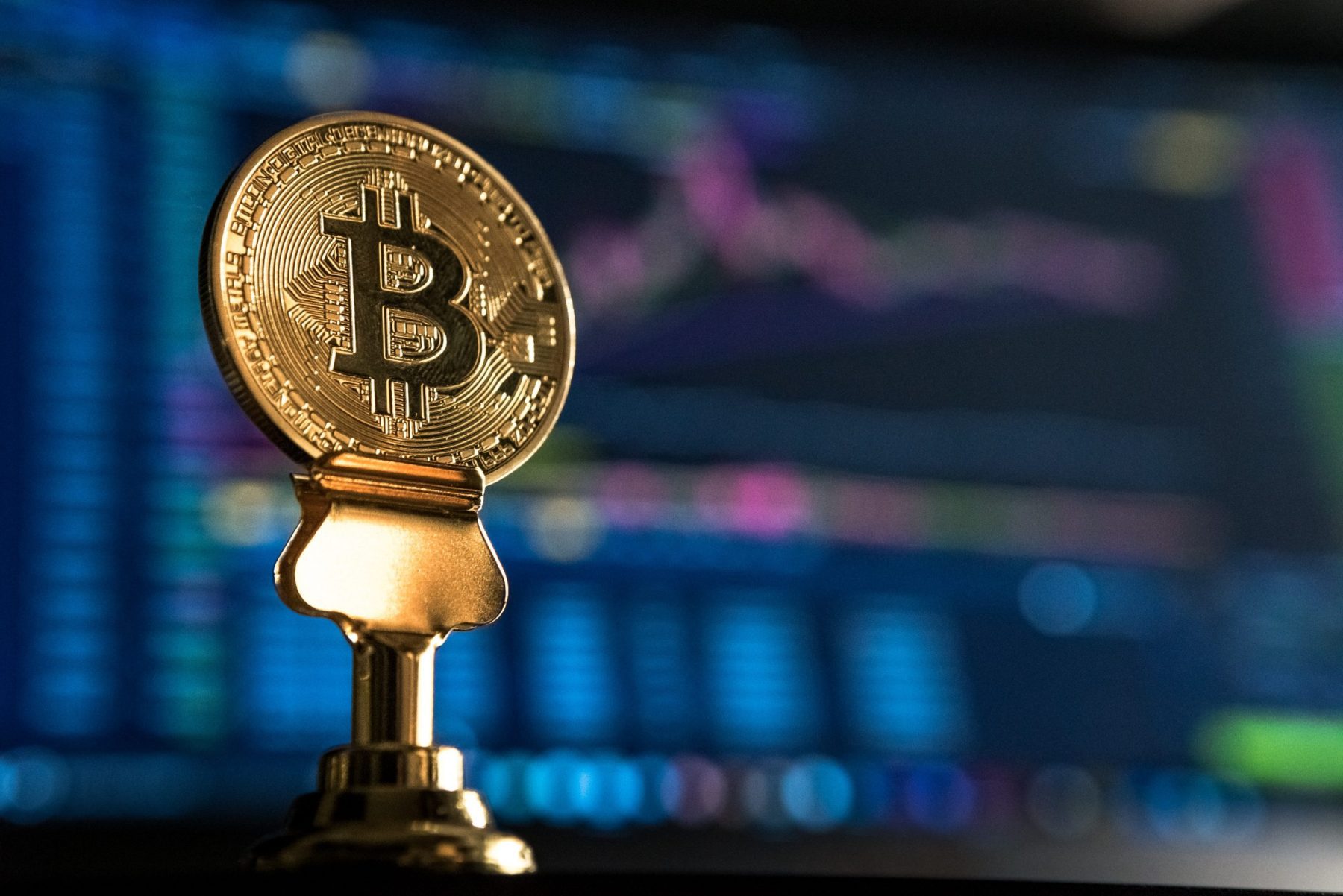 Coinbase's L2 Blockchain Base Experiences Rapid Growth, Surpassing Solana In TVL | UseTheBitcoin